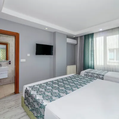 Green Garden Hotel Các khách sạn gần Bến thuyền Atakoy