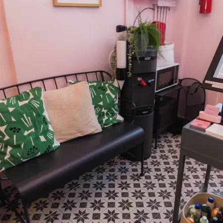 Room 2: Stylish Escape by Calle Cerra Art