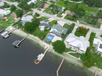 Luxe Lakefront w Pool Pickleball Private Dock - 3-Star