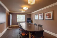 Ramada by Wyndham Surrey/Langley - 2-Star