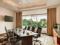 Sheraton Suites Calgary Eau Claire Hotels near Bow river Riverfront