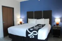 La Quinta Inn & Suites by Wyndham Schertz - 2-Star