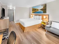 Days Inn by Wyndham Columbus East Airport Hotels near Magic Mountain Fun Center