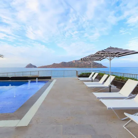 Courtyard Mazatlan Beach Resort