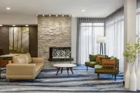 Fairfield Inn & Suites St. Paul Northeast - Parking