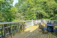 Boone Home w/ Fire Pit - Near App Ski & Sugar Mtn! - 3 tähden