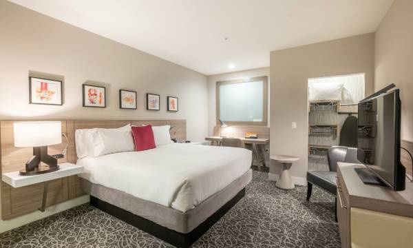 Hilton Garden Inn Wichita Downtown