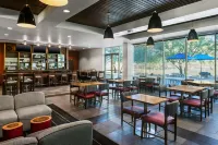 โฟร์พอยท์ส บายเชอราตัน ที่สนามบินฟีนิกซ์ เมซาเกทเวย์ - พร้อมอาหารเช้า