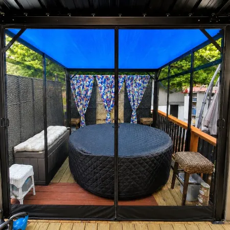 Vintage RV & Spa Experience for 3