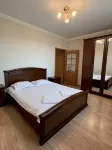 Abaia 61 Zamechatelnaya 4kh Komnatnaya Flat - 2성급