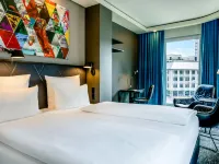 Motel One Frankfurt-Römer Hotels near Commerzbank