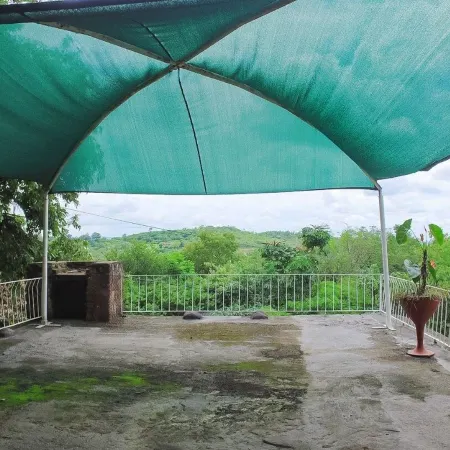 Viewpoint Lodge & Safari Tours