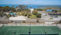 Top Floor with Penthouse Views! Beachfront- 2 Bdrm-2 Bath, 2 Pools and Hot Tub! - 4-Star