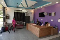 Mayur Palace - parking