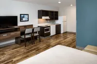 Woodspring Suites Houston IAH Airport - Pet Friendly