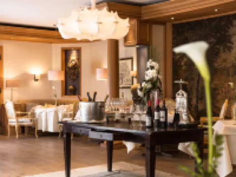 โรงแรมอัลทอฟฟ์ เฟิร์สเทนโฮฟ เซลเลอ โรงแรมในเซลเลอ