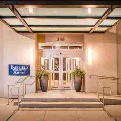 Baronne Inn & Suites Hotel Exterior