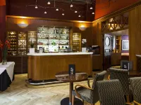 Elite Plaza Hotel Отели рядом с достопримечательностью «Маритиман»