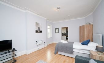 Watson House Studio Apartment 4