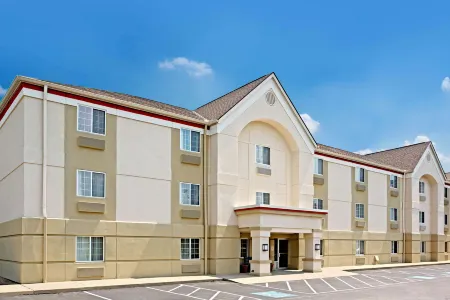 MainStay Suites Cincinnati Blue Ash Отели рядом с достопримечательностью «Serene Suites Premier Memory Care»