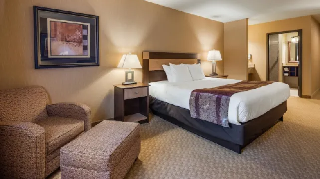 Crandon Inn & Suites