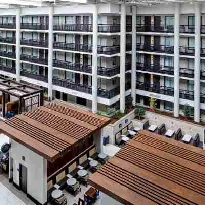 Embassy Suites by Hilton Syracuse Hotel Exterior