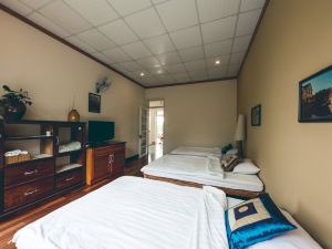 Hillside Homestay Hue - Triple Room Top Apartment