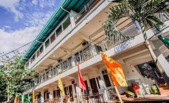 HK Beach Resort - Housity