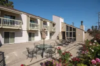Cannery Row Inn