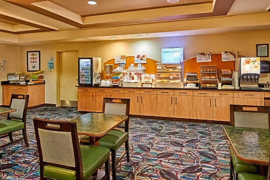 Holiday Inn Express & Suites El Paso Airport, an Ihg Hotel