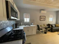 Nicole's Nest: Brand New Exquisite Studio Hideaway