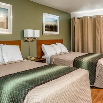 HomeTowne Studios Eugene - Springfield