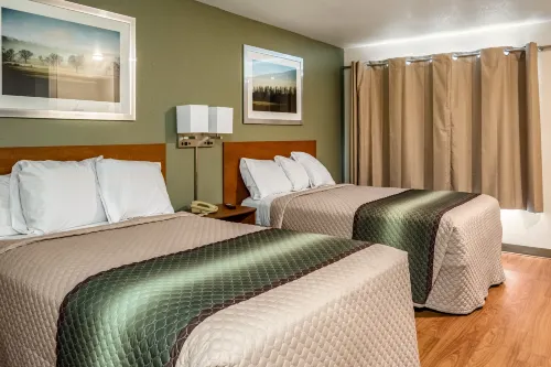 โฮมทาวน์สตูดิโอส์ บาย เรดรูฟ ยูจีน – สปริงฟีลด์