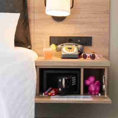 Moxy Patra Marina Rooms