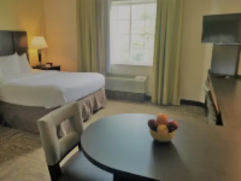 Candlewood Suites EAST SYRACUSE - CARRIER CIRCLE by IHG Hotels near Syracuse Hancock International Airport