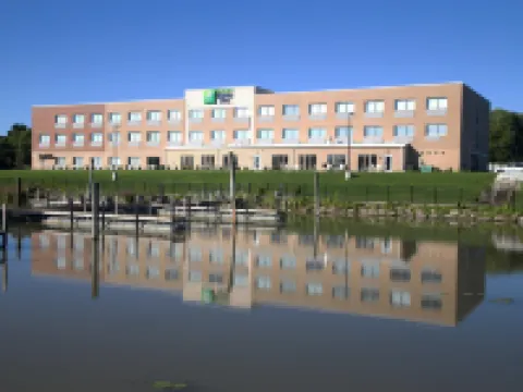 Holiday Inn Express & Suites PORT HURON by IHG Hotels in St. Clair County