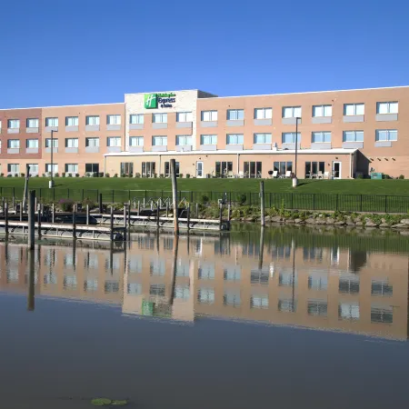 Holiday Inn Express & Suites PORT HURON by IHG
