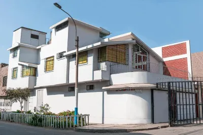 B&B Wasi Airport Lima Hotels near Lubricantes Del Norte