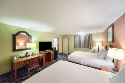 Rodeway Inn فنادق في Dover Township