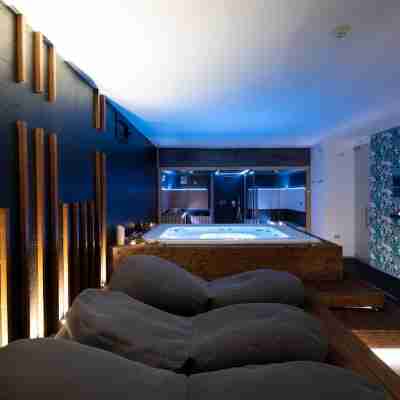 Alkamuri Posh Hotel Spa - 101 Suite Deluxe Rooms