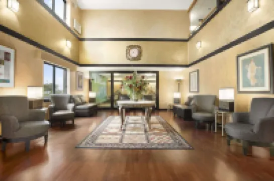 ซุปเปอร์ 8 บายวินด์แฮม สนามบินมิลวอกี