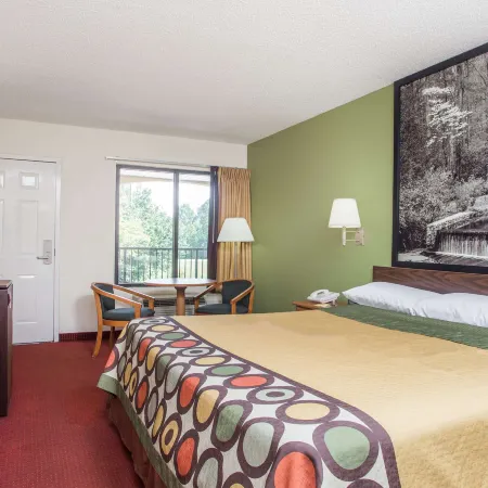 Super 8 by Wyndham Lavonia
