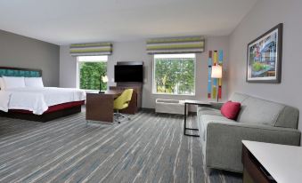 Hampton Inn & Suites by Hilton Charlotte North I 485