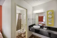 Motel 6 Everett, WA - South - 2-Star