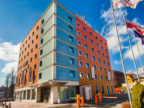 Qubus Hotel Gliwice - พร้อมWifi