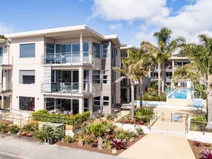 Edgewater Palms Apartments
