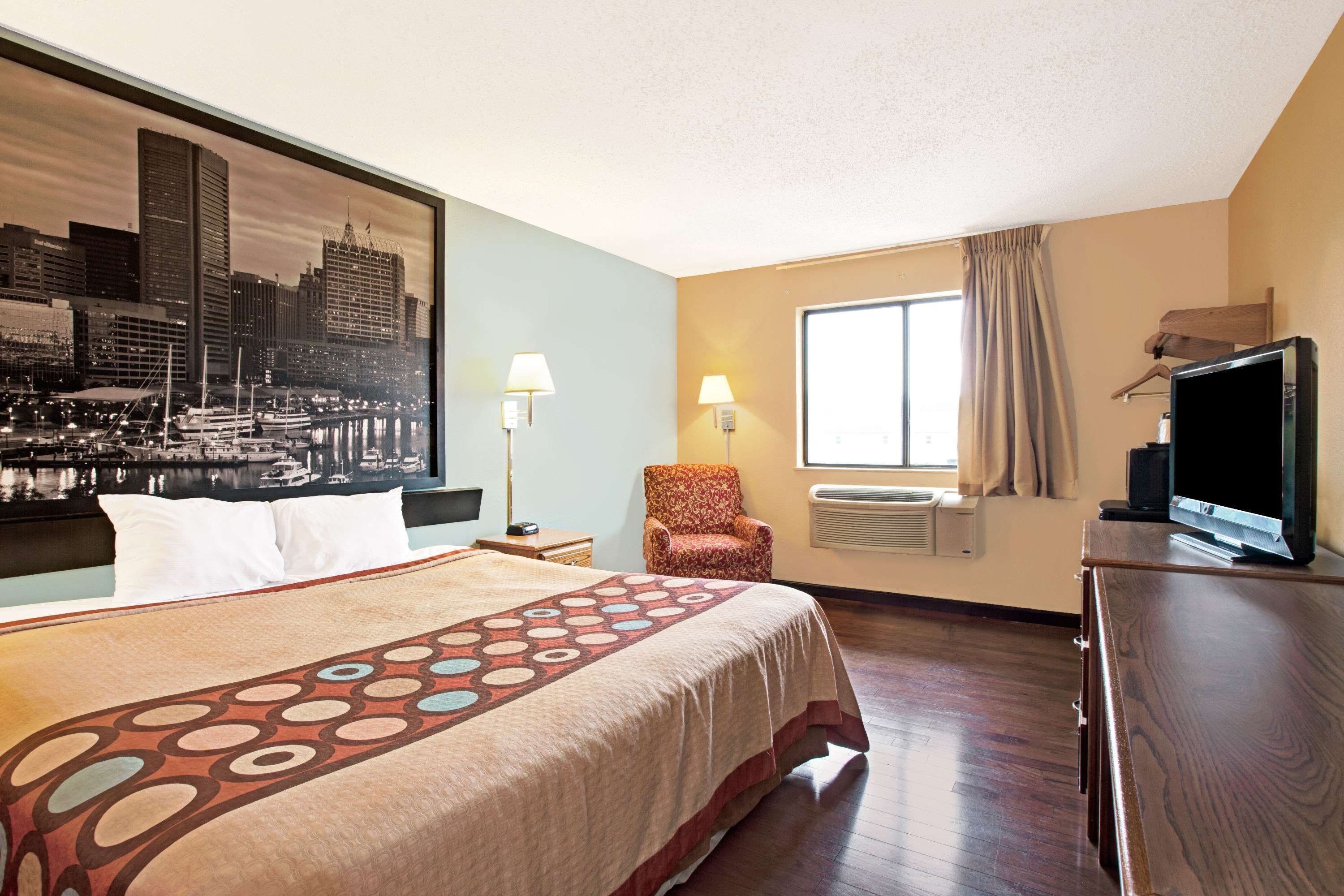 Super 8 by Wyndham Baltimore/Essex Area Hotels in Rossville