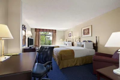 Wingate by Wyndham Augusta/Fort Eisenhower Hotels near Peach Orchard RV Park & Campground