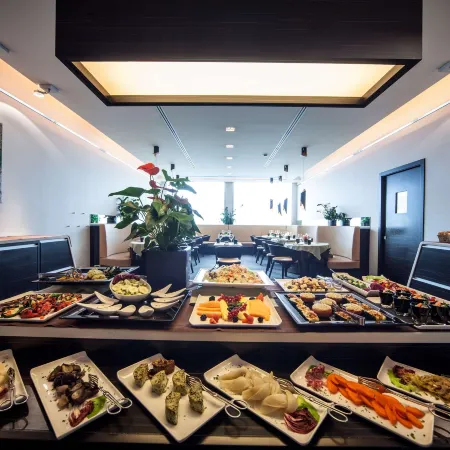 Arli Hotel Business and Wellness
