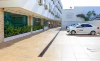 Simas Praia Hotel - parcheggio